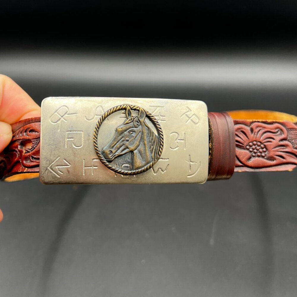 CHAMBERS Genuine Leather HAND TOOLED Belt 28“ Chambers Horse Buckle USA Western